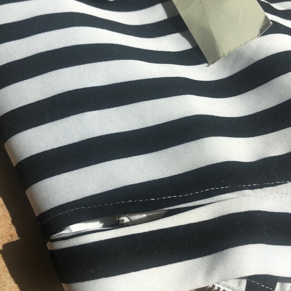Black and White Stripe Crop Top NWT - Picture 8 of 8